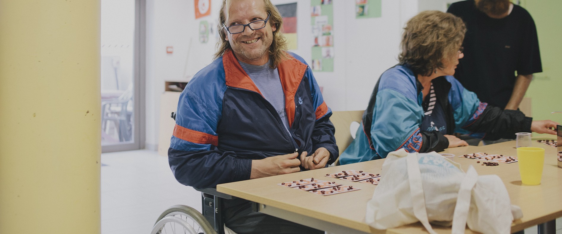 Aidez les personnes handicapées